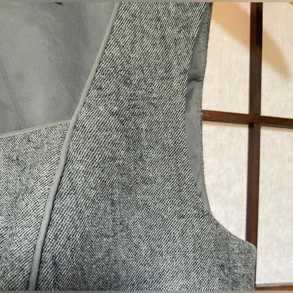 PRICED TO GO🚨 - Banana Republic stretch sleeveless dress - Picture 8 of 9